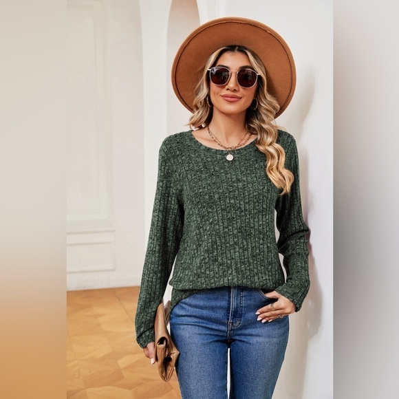 Every Day Style Round Neck Heathered Top - Picture 1 of 5